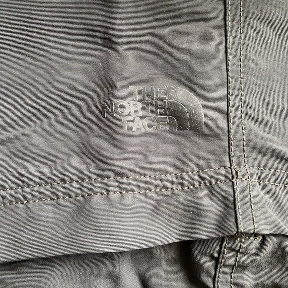 North Face Convertible Pants to Shorts - Picture 4 of 4
